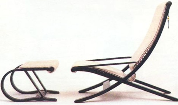 Глубокое кресло и стульчик для ног