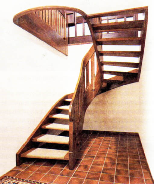 Открытая лестница с одной тетивой