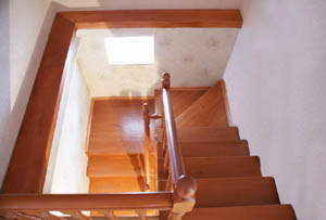 Лестницы в загородный дом под заказ