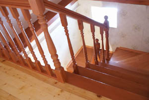 Лестницы в любой загородный дом, на ваш выбор