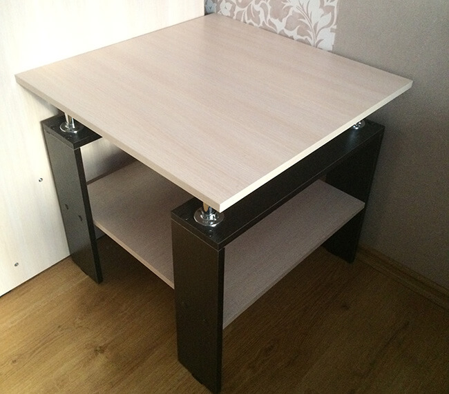 Столик мебельный