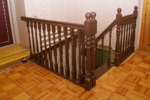 Изготовление деревянных лестниц из натуральной древесины