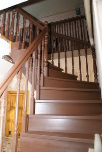 Изготовление лестниц из натурального дерева