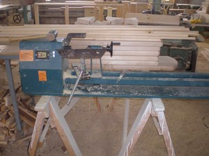 Токарный станок по дереву фото