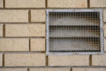 Монтаж принудительной вентиляции в стене