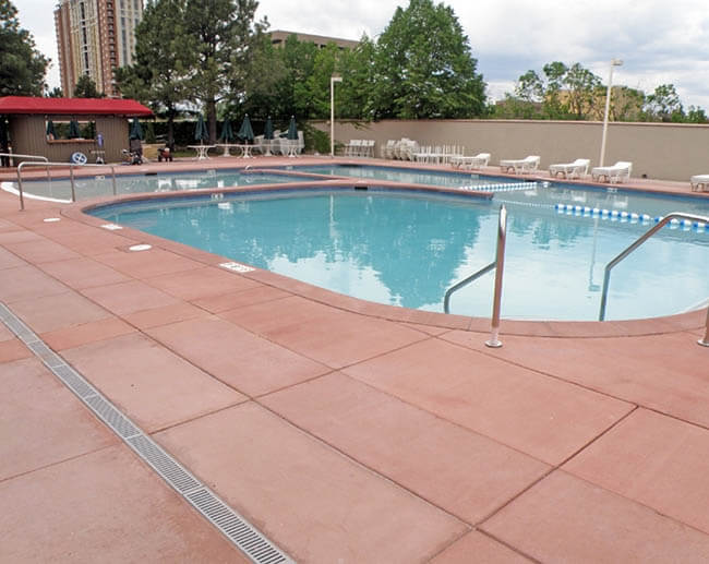 Напольные покрытия в бассейны