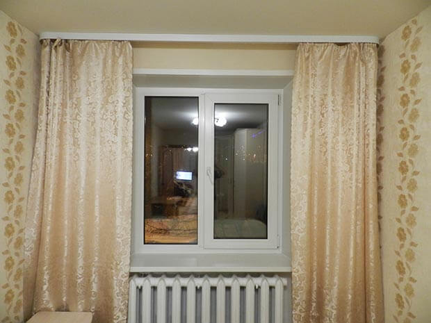 Окно в спальне