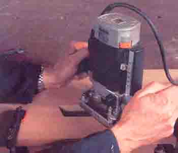 Вырезаем ручку для подноса