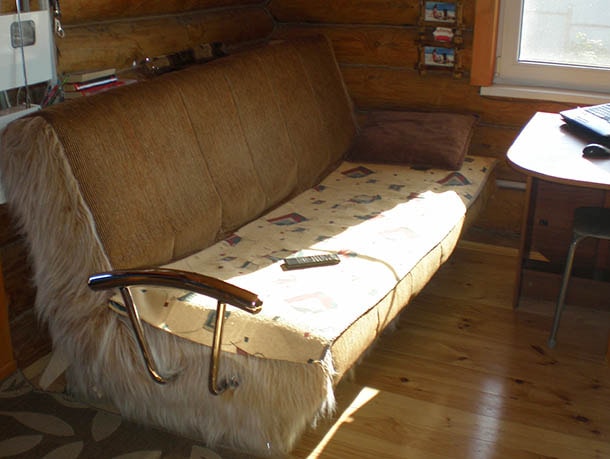 Старый диван