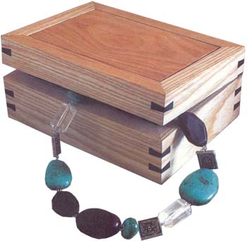 Шкатулка из натурального дерева