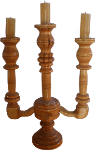 Подсвечник вырезанный из дерева