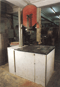 Ленточнопильный станок